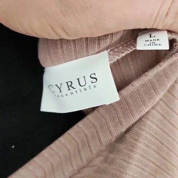 Cyrus Basic Long Sleeve NWT - Picture 6 of 6